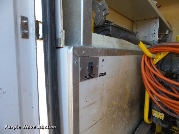 image for item DC1051 2007 Ford F350 Super Duty utility bed pickup truck