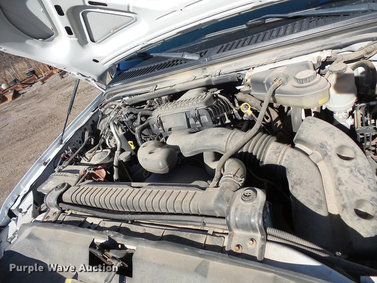 image for item DC1051 2007 Ford F350 Super Duty utility bed pickup truck