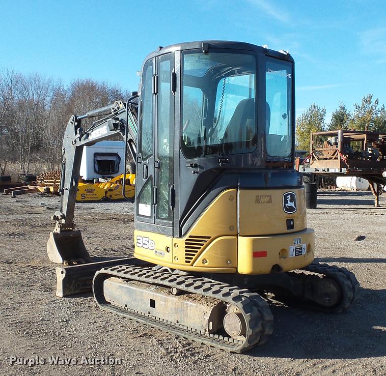 image for item DC1056 2011 John Deere 35D mini excavator