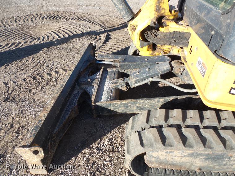 image for item DC1056 2011 John Deere 35D mini excavator