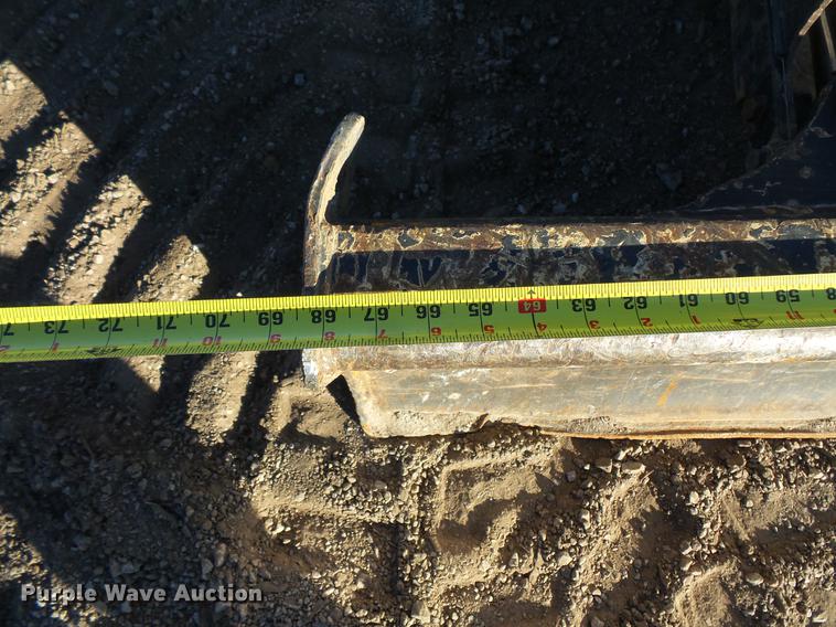 image for item DC1056 2011 John Deere 35D mini excavator