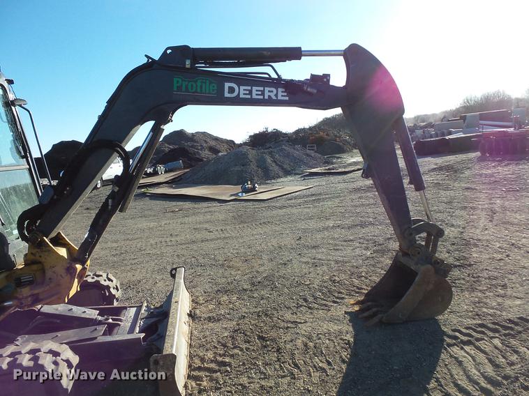 image for item DC1056 2011 John Deere 35D mini excavator