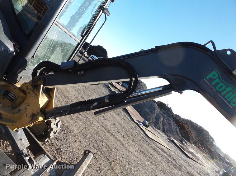 image for item DC1056 2011 John Deere 35D mini excavator