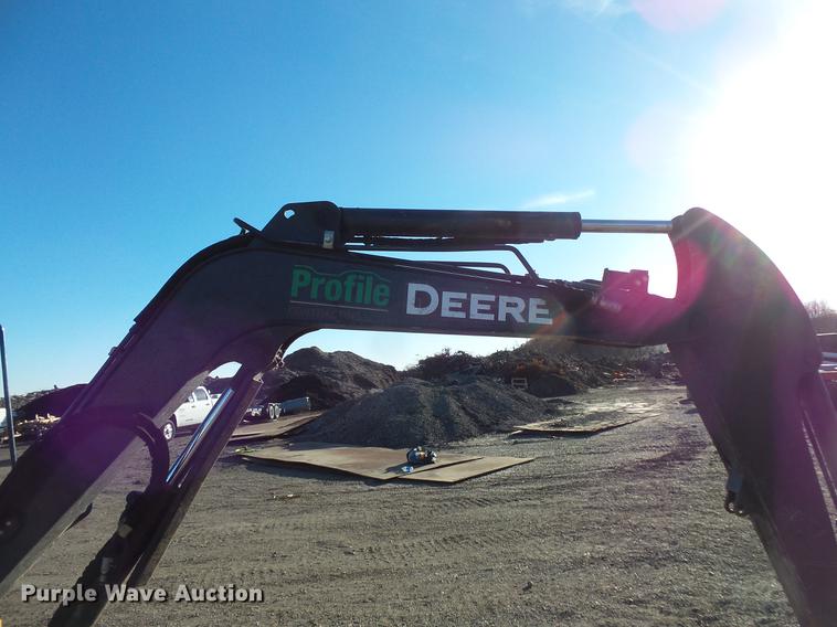 image for item DC1056 2011 John Deere 35D mini excavator