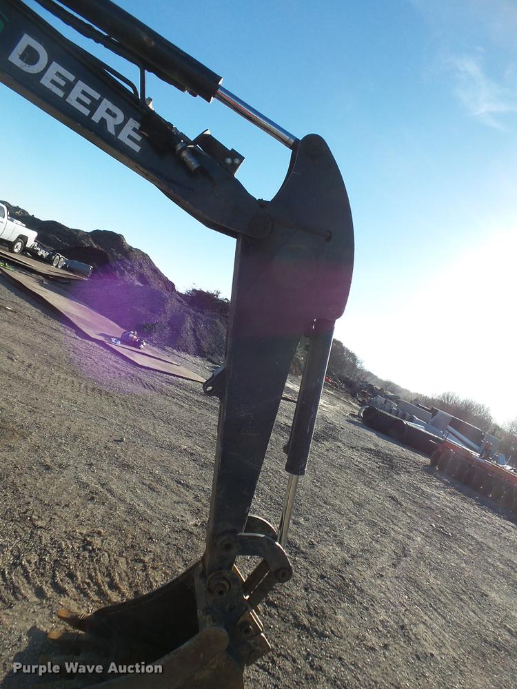 image for item DC1056 2011 John Deere 35D mini excavator