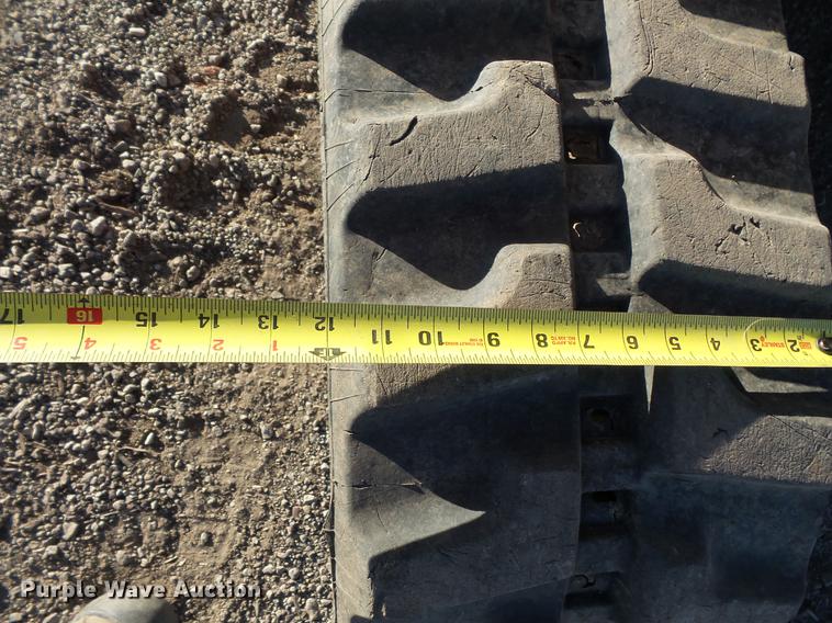 image for item DC1056 2011 John Deere 35D mini excavator