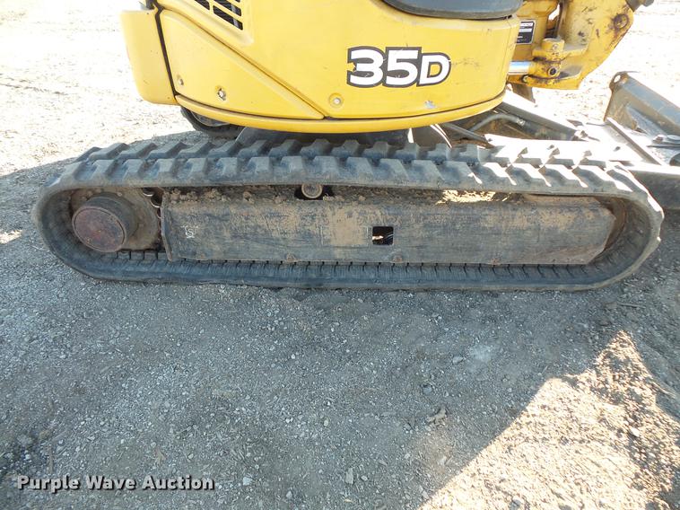image for item DC1056 2011 John Deere 35D mini excavator