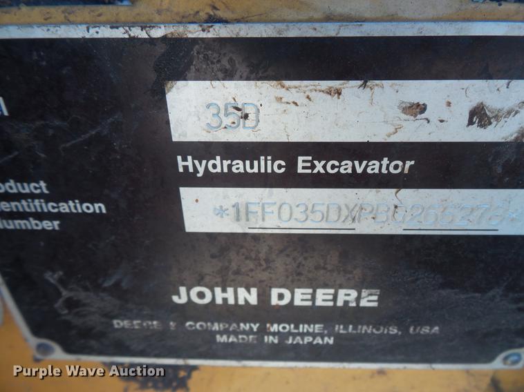 image for item DC1056 2011 John Deere 35D mini excavator