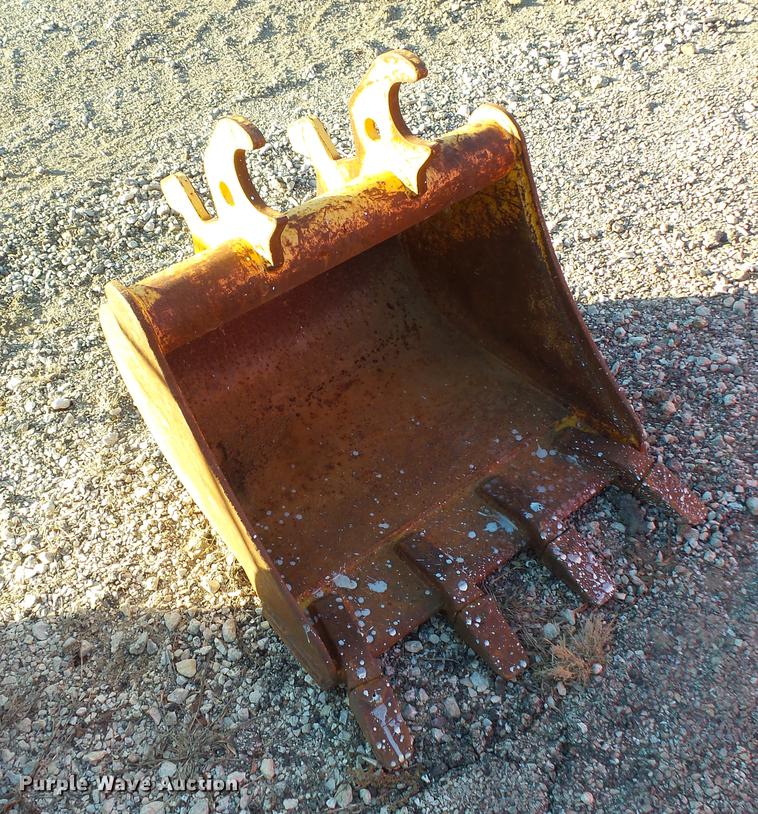 image for item DC1058 John Deere excavator bucket