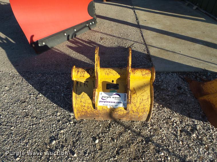 image for item DC1058 John Deere excavator bucket