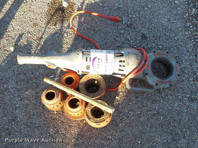 image for item DC1070 Ridgid 700 power pipe threading machine