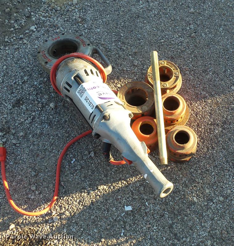 image for item DC1070 Ridgid 700 power pipe threading machine