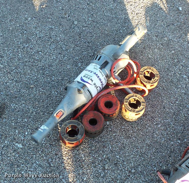 image for item DC1071 Ridgid 700 power pipe threading machine