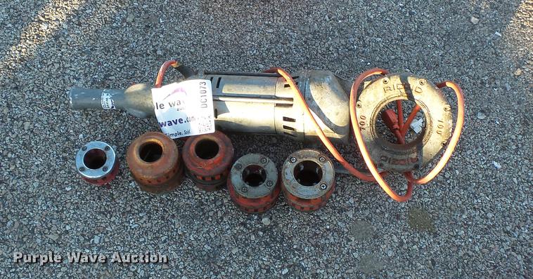 image for item DC1073 Ridgid 700 power pipe threading machine