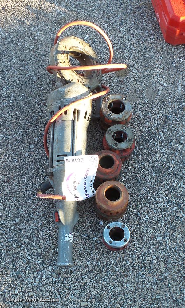 image for item DC1073 Ridgid 700 power pipe threading machine