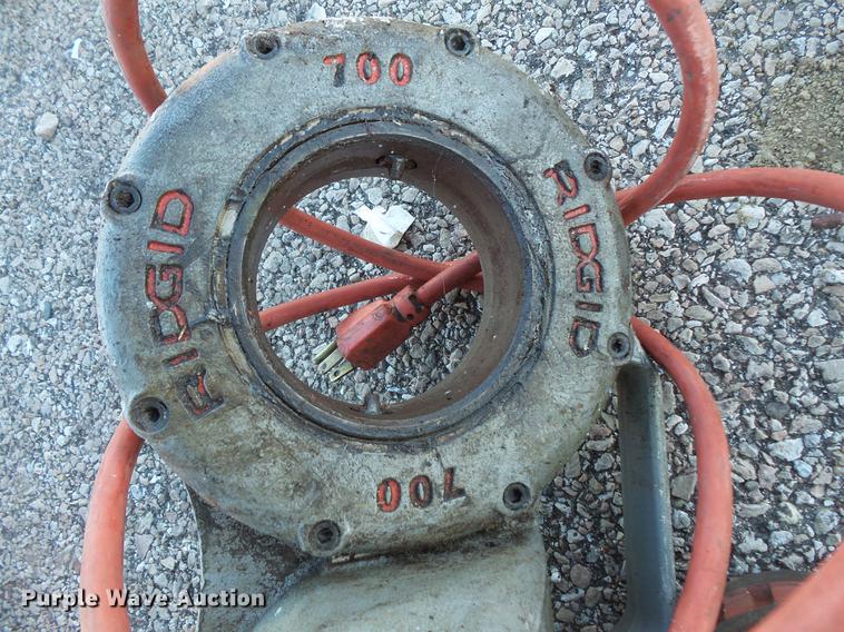 image for item DC1073 Ridgid 700 power pipe threading machine