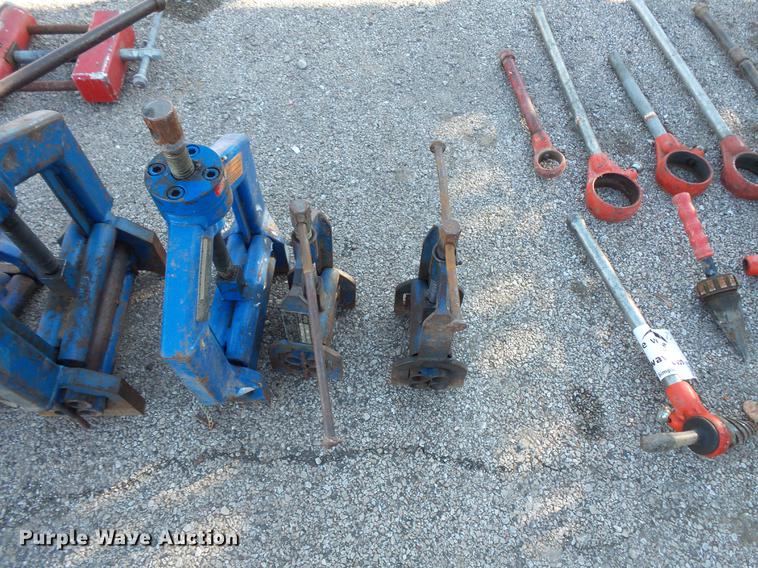 image for item DC1098 Pipe squeezes