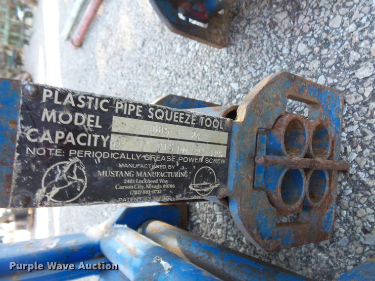 image for item DC1098 Pipe squeezes