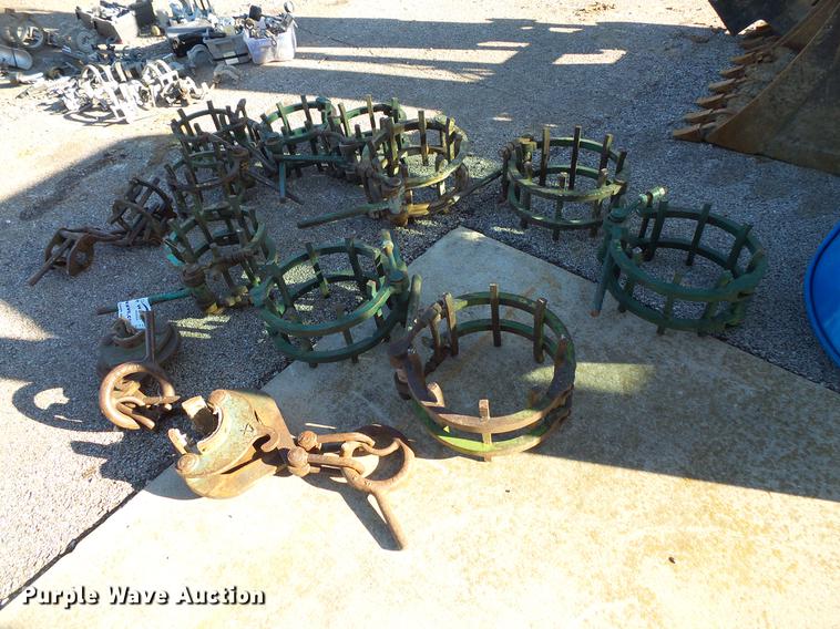 image for item DC1105 Pipe clamps