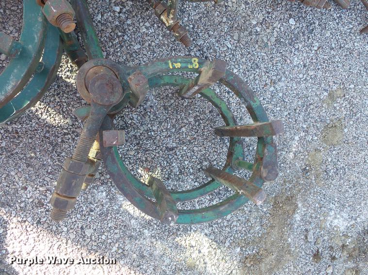 image for item DC1105 Pipe clamps