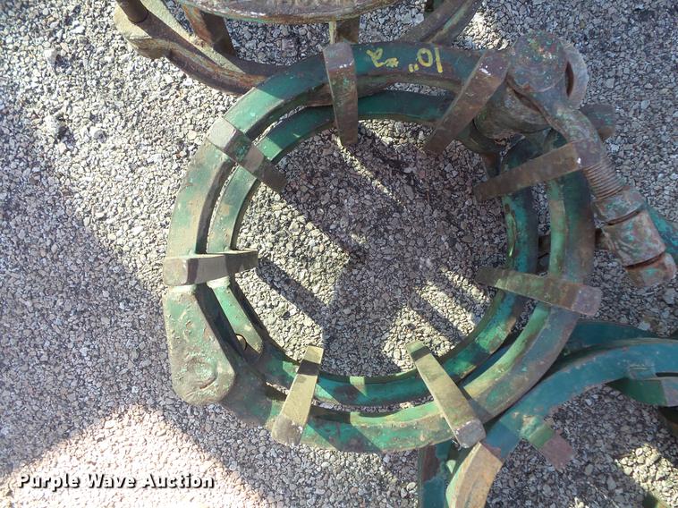 image for item DC1105 Pipe clamps