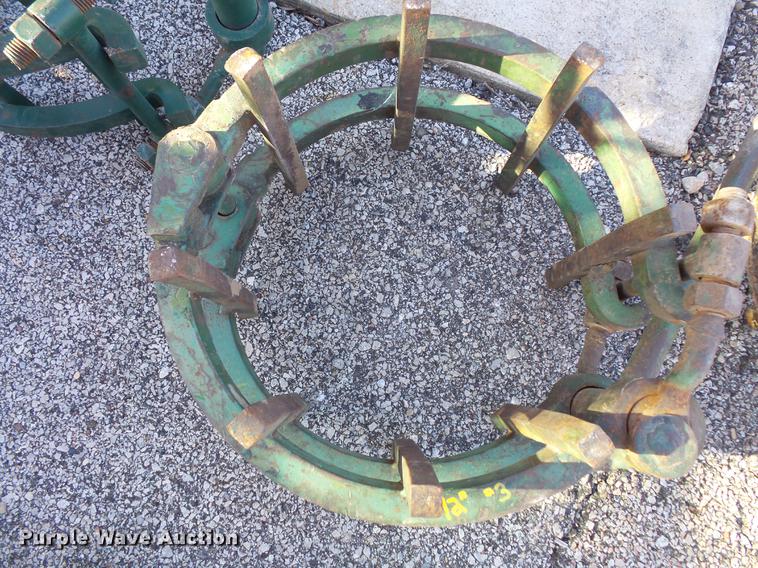 image for item DC1105 Pipe clamps