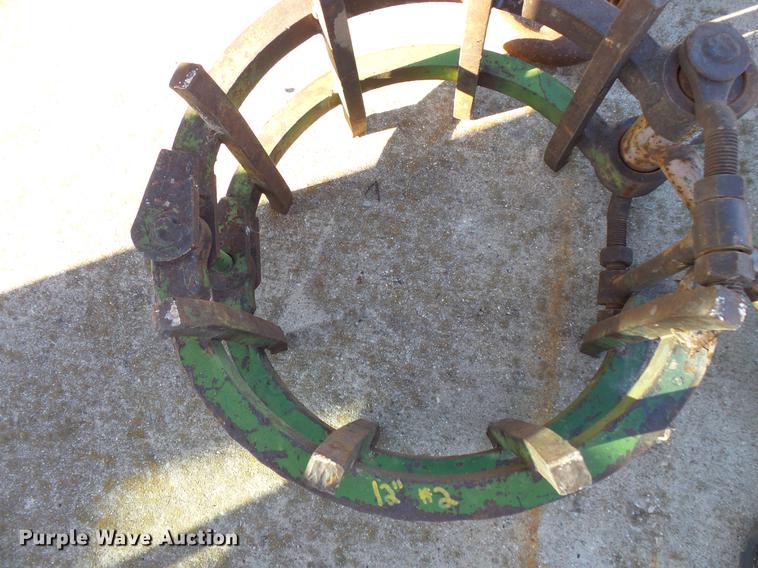 image for item DC1105 Pipe clamps