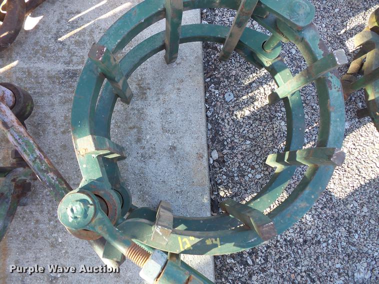 image for item DC1105 Pipe clamps