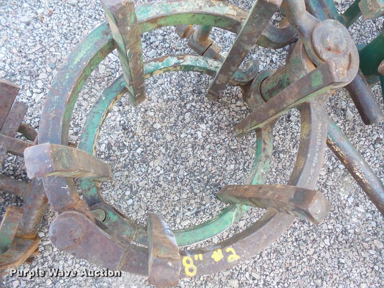 image for item DC1105 Pipe clamps