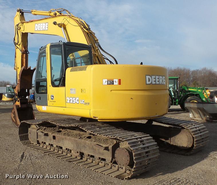 image for item DC1148 2003 John Deere 225C LC excavator