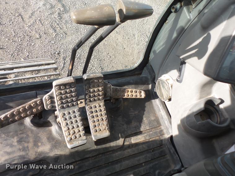 image for item DC1148 2003 John Deere 225C LC excavator