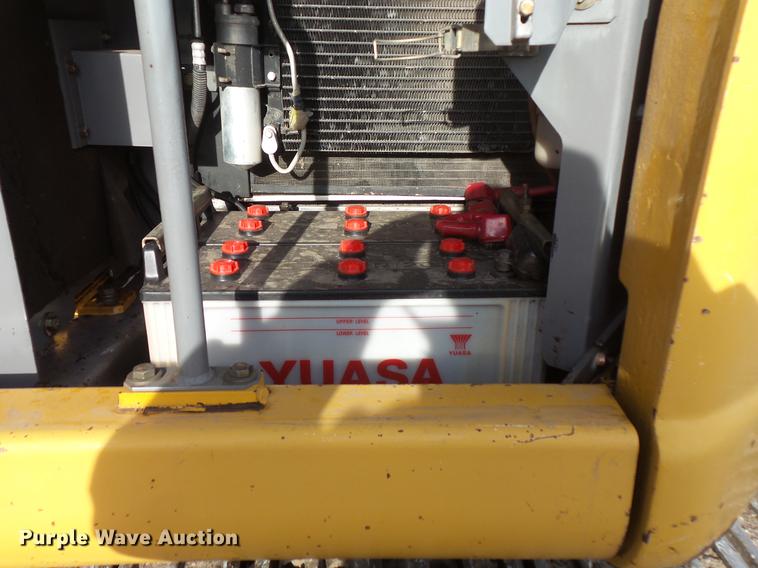 image for item DC1148 2003 John Deere 225C LC excavator