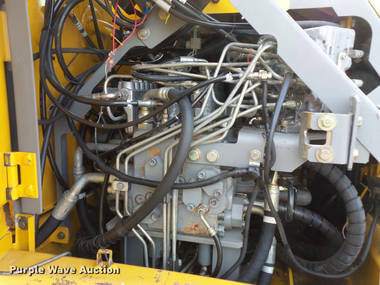 image for item DC1148 2003 John Deere 225C LC excavator