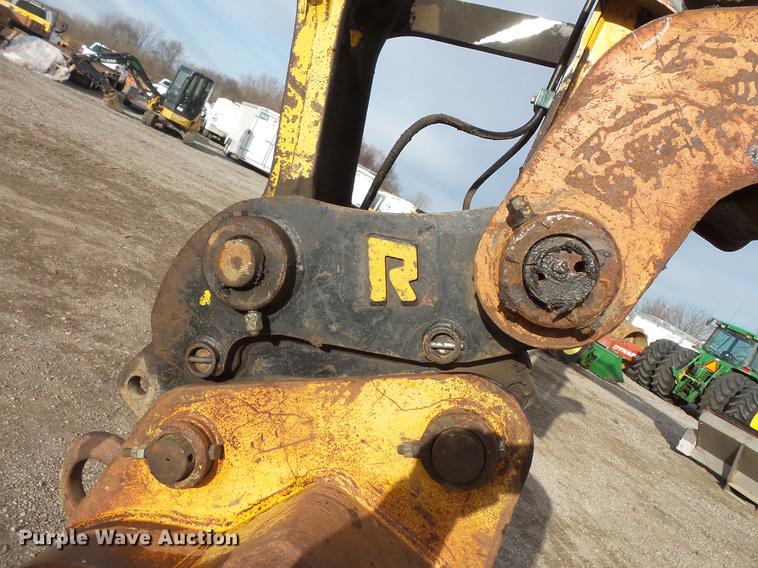 image for item DC1148 2003 John Deere 225C LC excavator