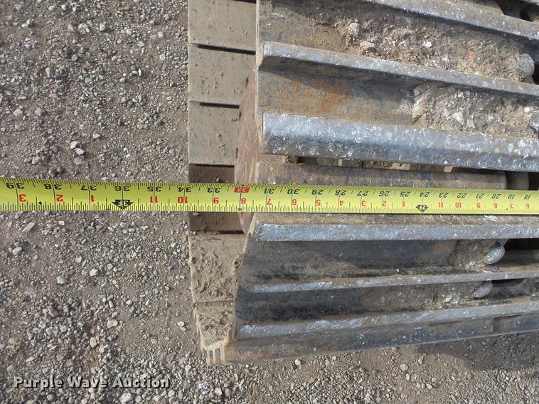 image for item DC1148 2003 John Deere 225C LC excavator