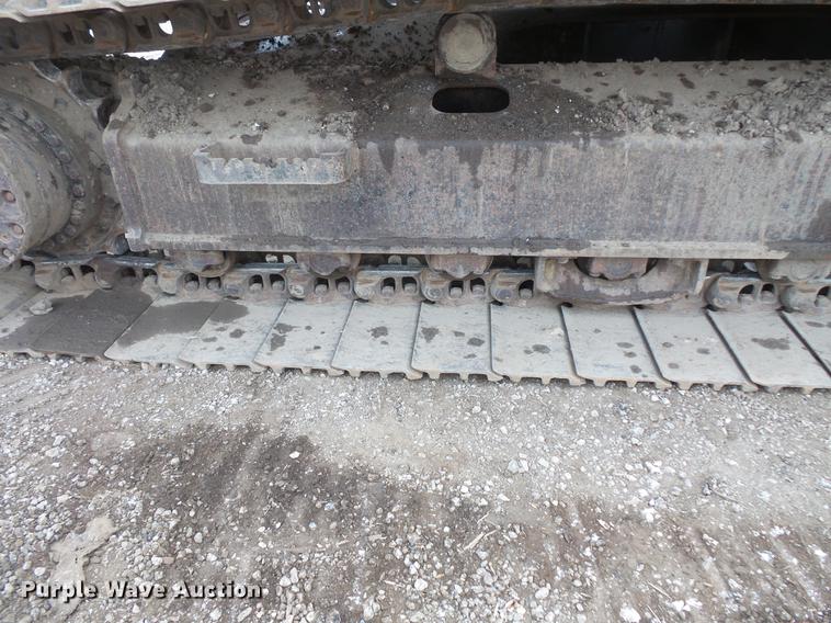 image for item DC1148 2003 John Deere 225C LC excavator