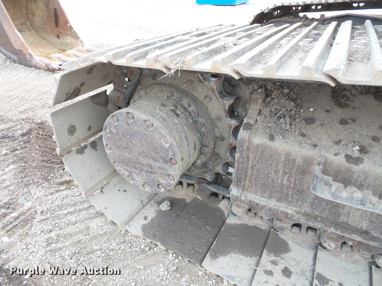 image for item DC1148 2003 John Deere 225C LC excavator