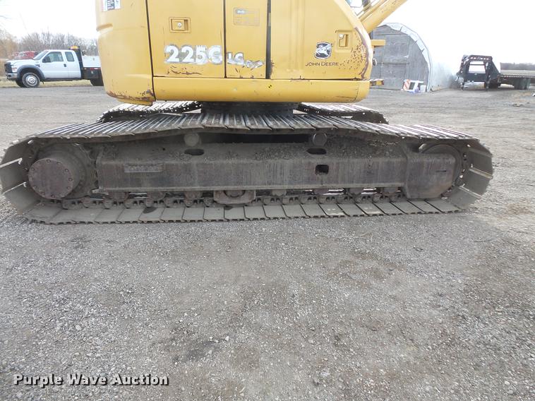 image for item DC1148 2003 John Deere 225C LC excavator