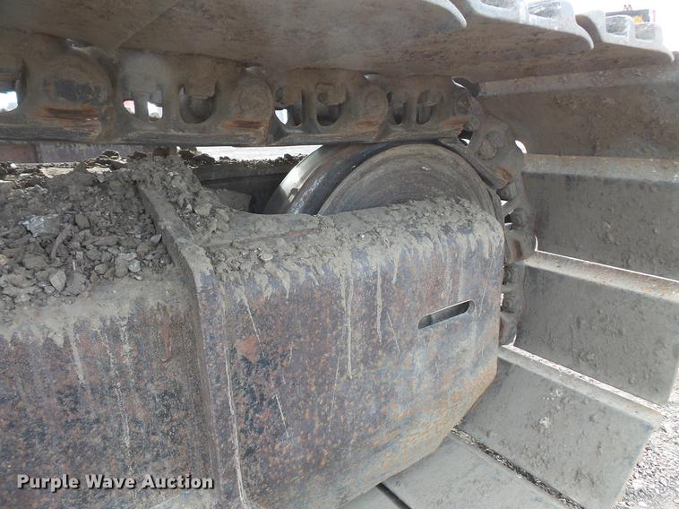 image for item DC1148 2003 John Deere 225C LC excavator