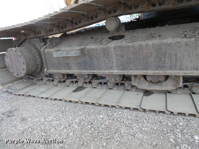 image for item DC1148 2003 John Deere 225C LC excavator