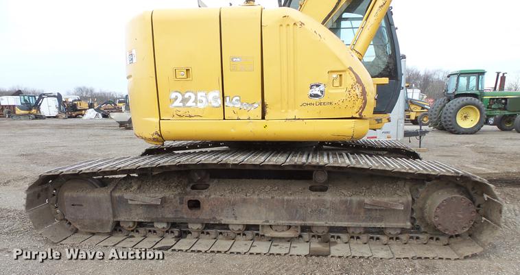 image for item DC1148 2003 John Deere 225C LC excavator