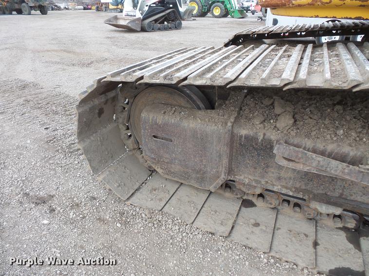 image for item DC1148 2003 John Deere 225C LC excavator