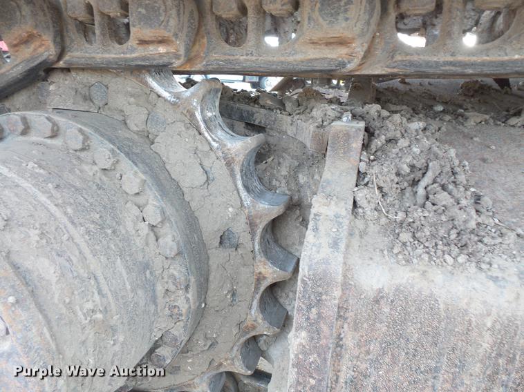 image for item DC1148 2003 John Deere 225C LC excavator