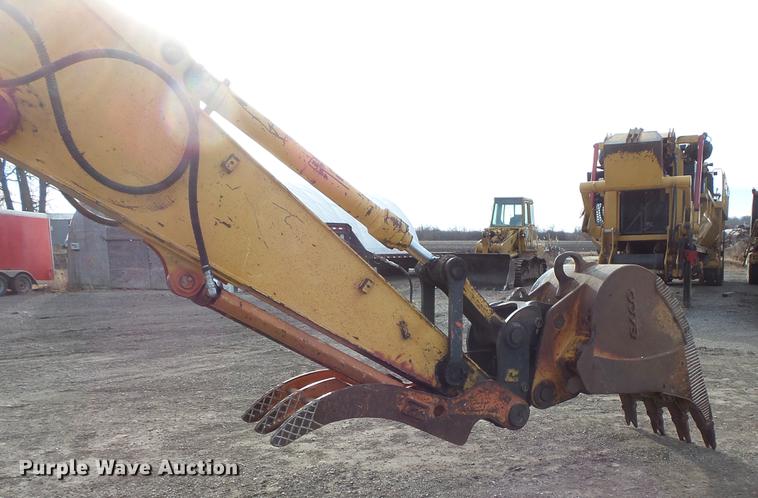 image for item DC1148 2003 John Deere 225C LC excavator