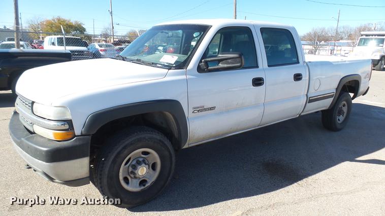image for item DC1895 2002 Chevrolet Silverado 2500HD Crew Cab pickup truck