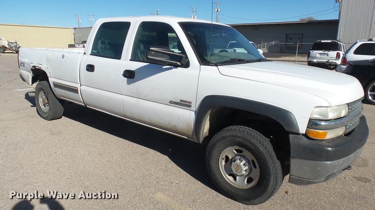 image for item DC1895 2002 Chevrolet Silverado 2500HD Crew Cab pickup truck