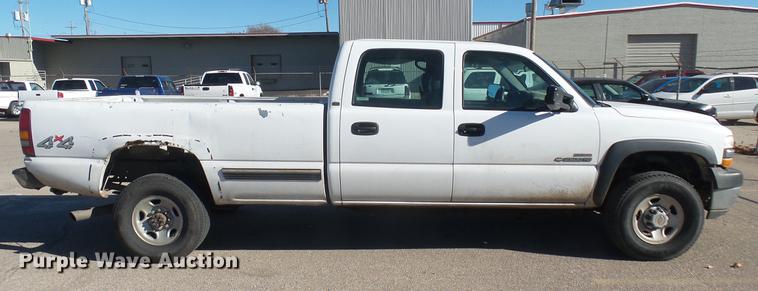 image for item DC1895 2002 Chevrolet Silverado 2500HD Crew Cab pickup truck