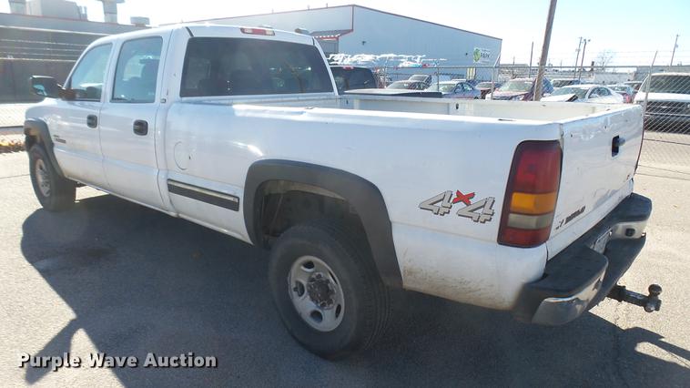 image for item DC1895 2002 Chevrolet Silverado 2500HD Crew Cab pickup truck