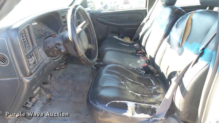 image for item DC1895 2002 Chevrolet Silverado 2500HD Crew Cab pickup truck