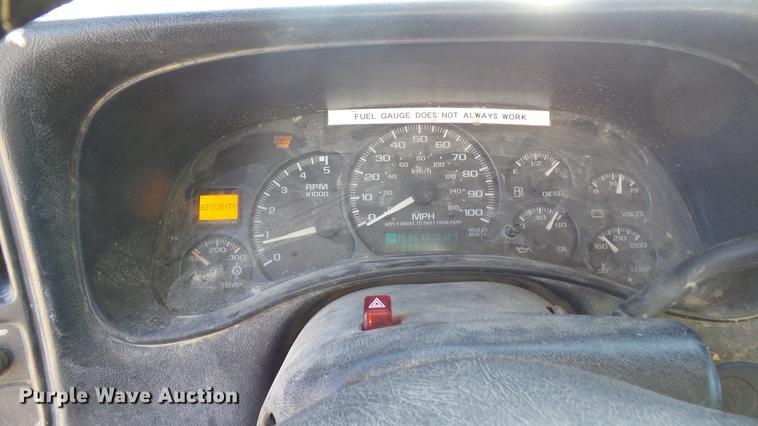 image for item DC1895 2002 Chevrolet Silverado 2500HD Crew Cab pickup truck